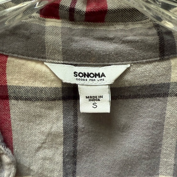 Cute Sonoma light weight button down shirt with front pocket in size small. - Picture 6 of 6